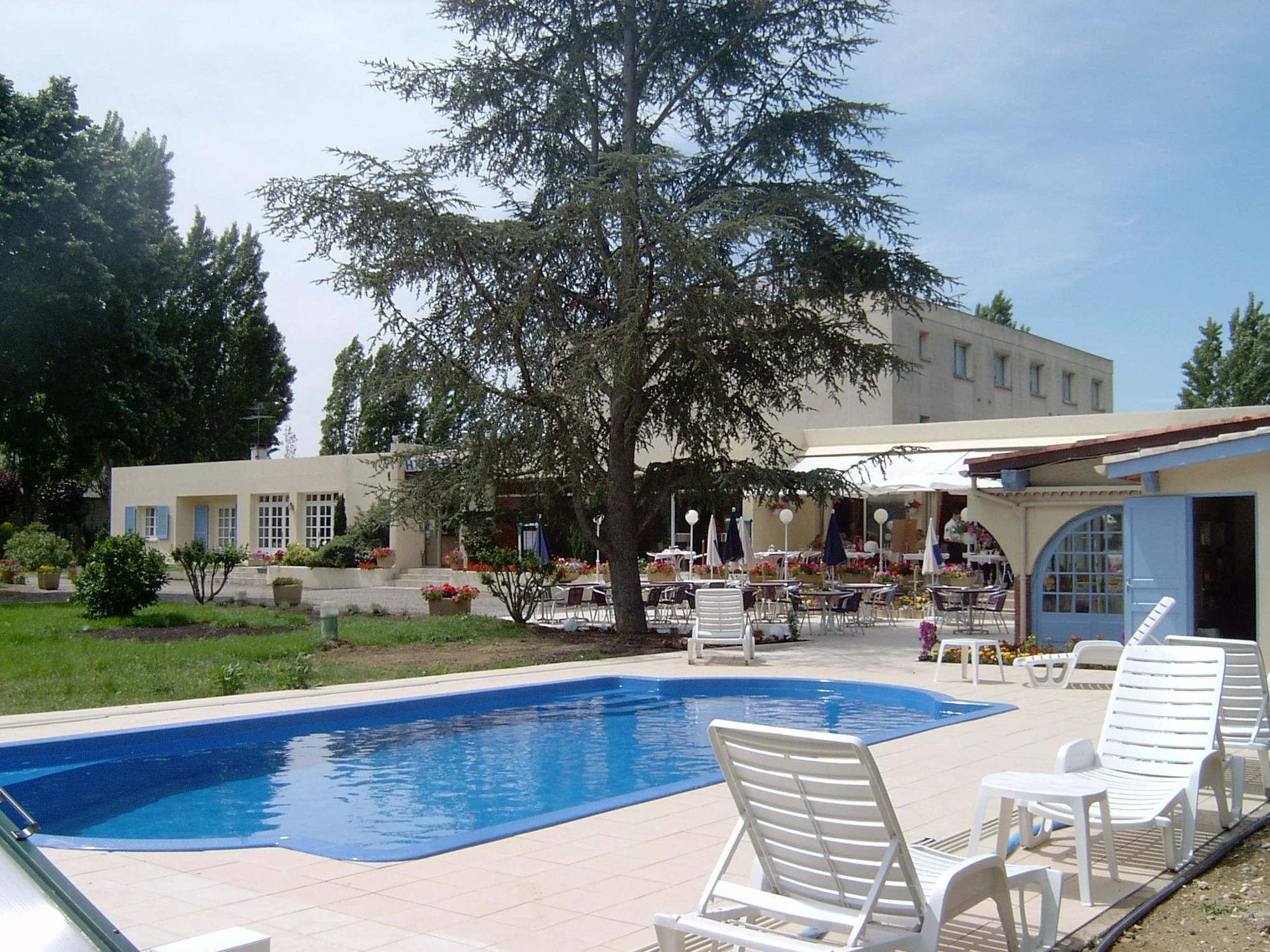 Logis Hotel & Restaurant Le Fleurance Exterior photo