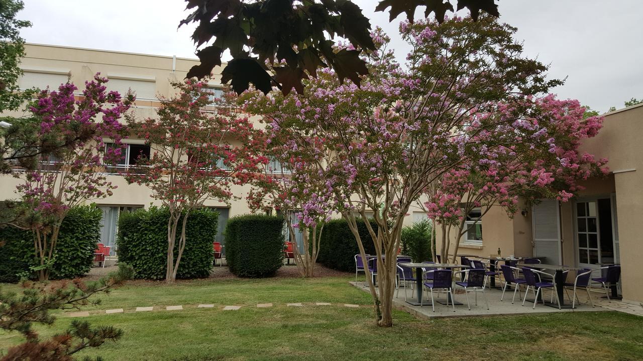 Logis Hotel & Restaurant Le Fleurance Exterior photo